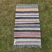 stribet-bomuld-kludetæppe-mange-farver-svensk-gammel-loeber